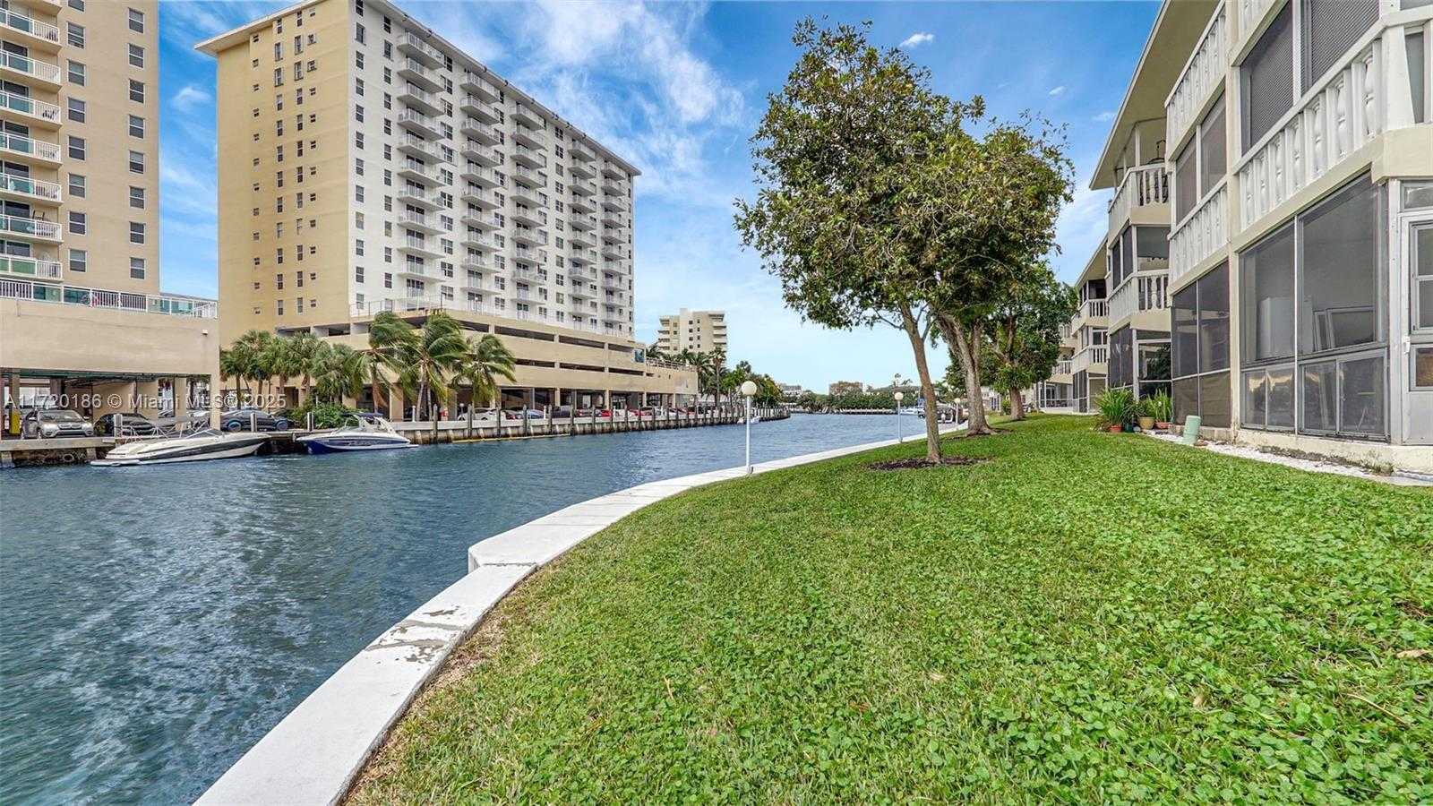 Small Image of 450 PARADISE ISLE BLVD #101, Hallandale Beach Number 2