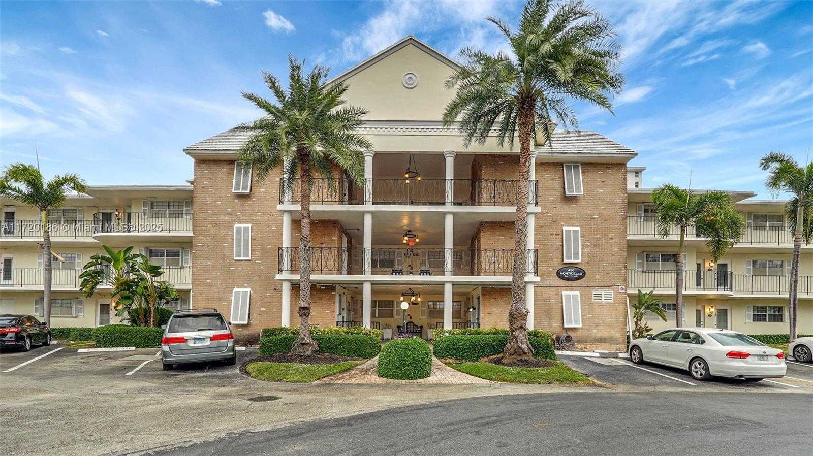 Small Image of 450 PARADISE ISLE BLVD #101, Hallandale Beach Number 22