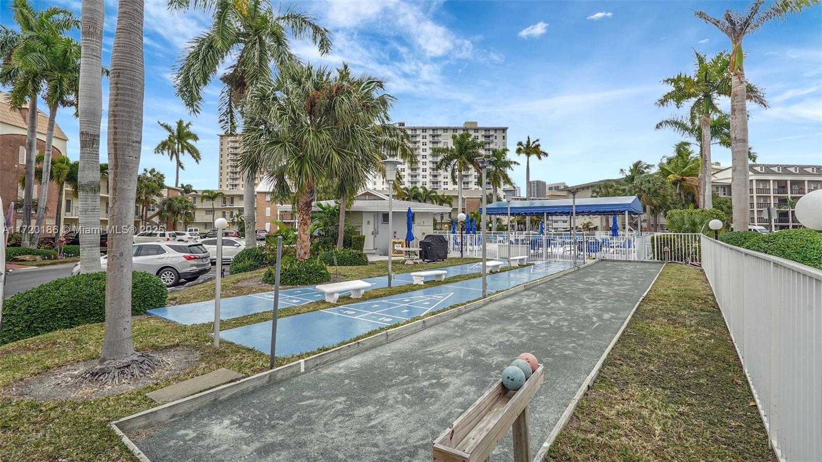 Small Image of 450 PARADISE ISLE BLVD #101, Hallandale Beach Number 24