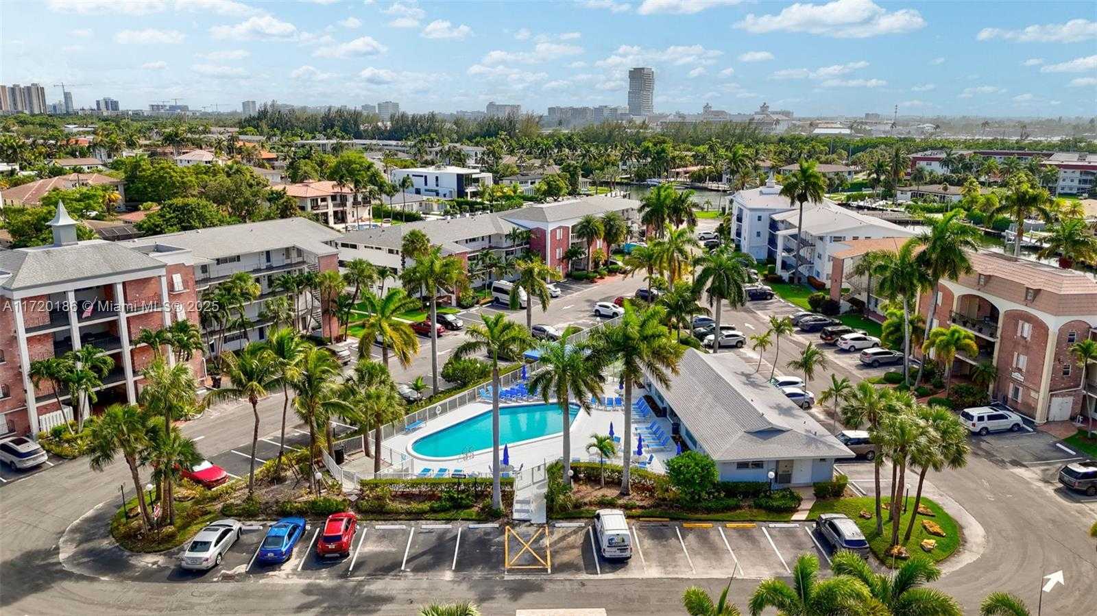 Small Image of 450 PARADISE ISLE BLVD #101, Hallandale Beach Number 28