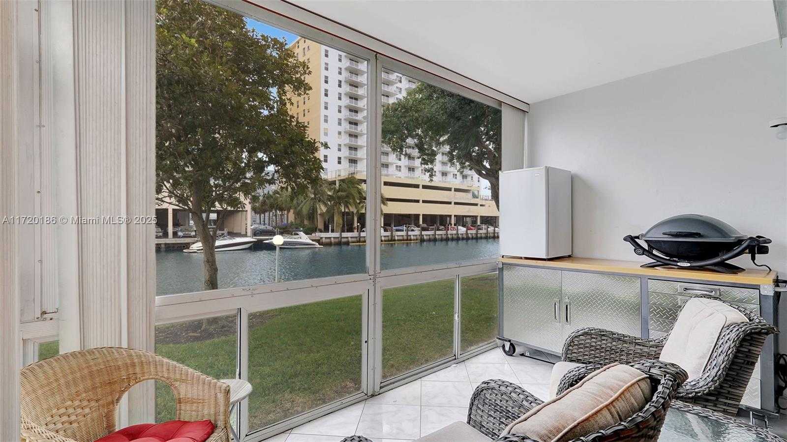 Small Image of 450 PARADISE ISLE BLVD #101, Hallandale Beach Number 4