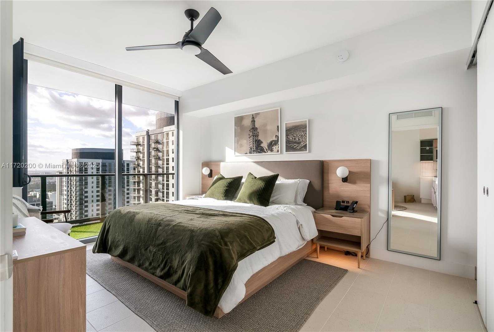 Small Image of 601 NE 1 AVE #3604, Miami Number 1