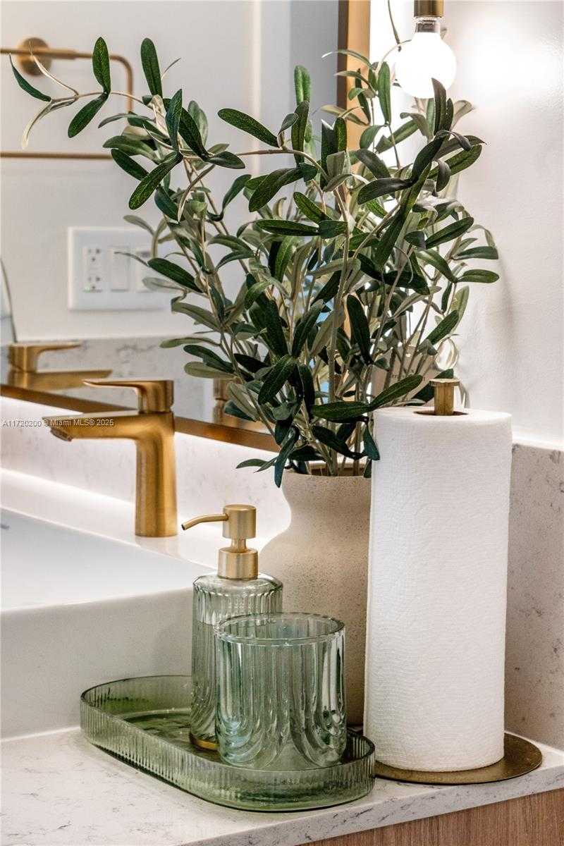 Small Image of 601 NE 1 AVE #3604, Miami Number 15