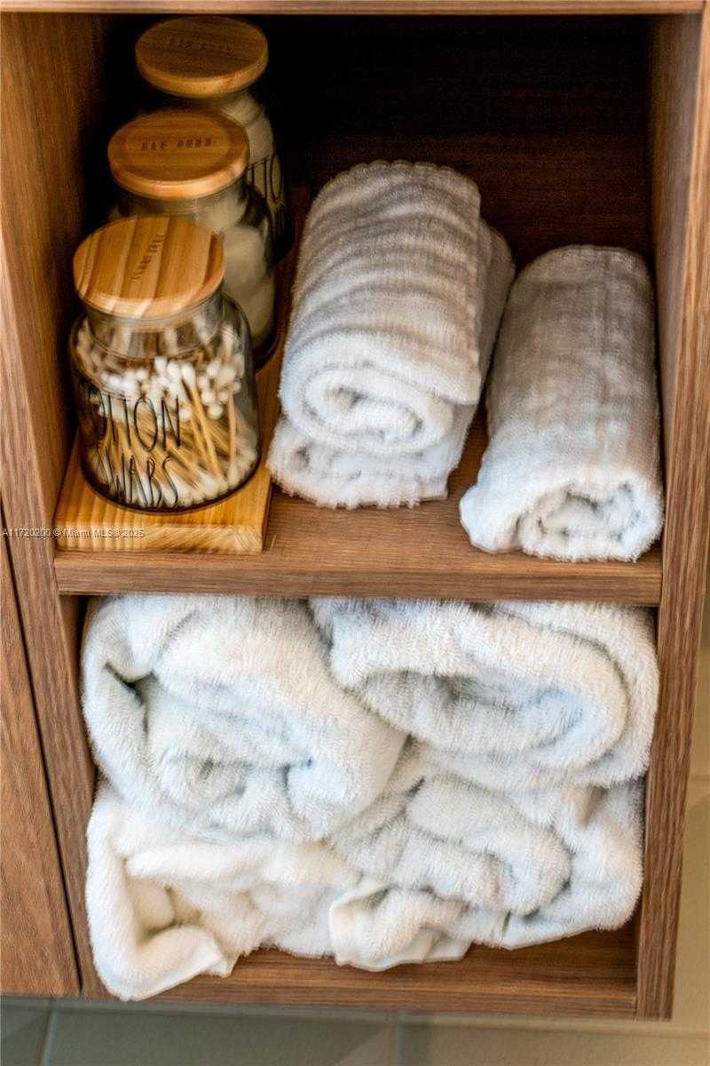 Small Image of 601 NE 1 AVE #3604, Miami Number 19