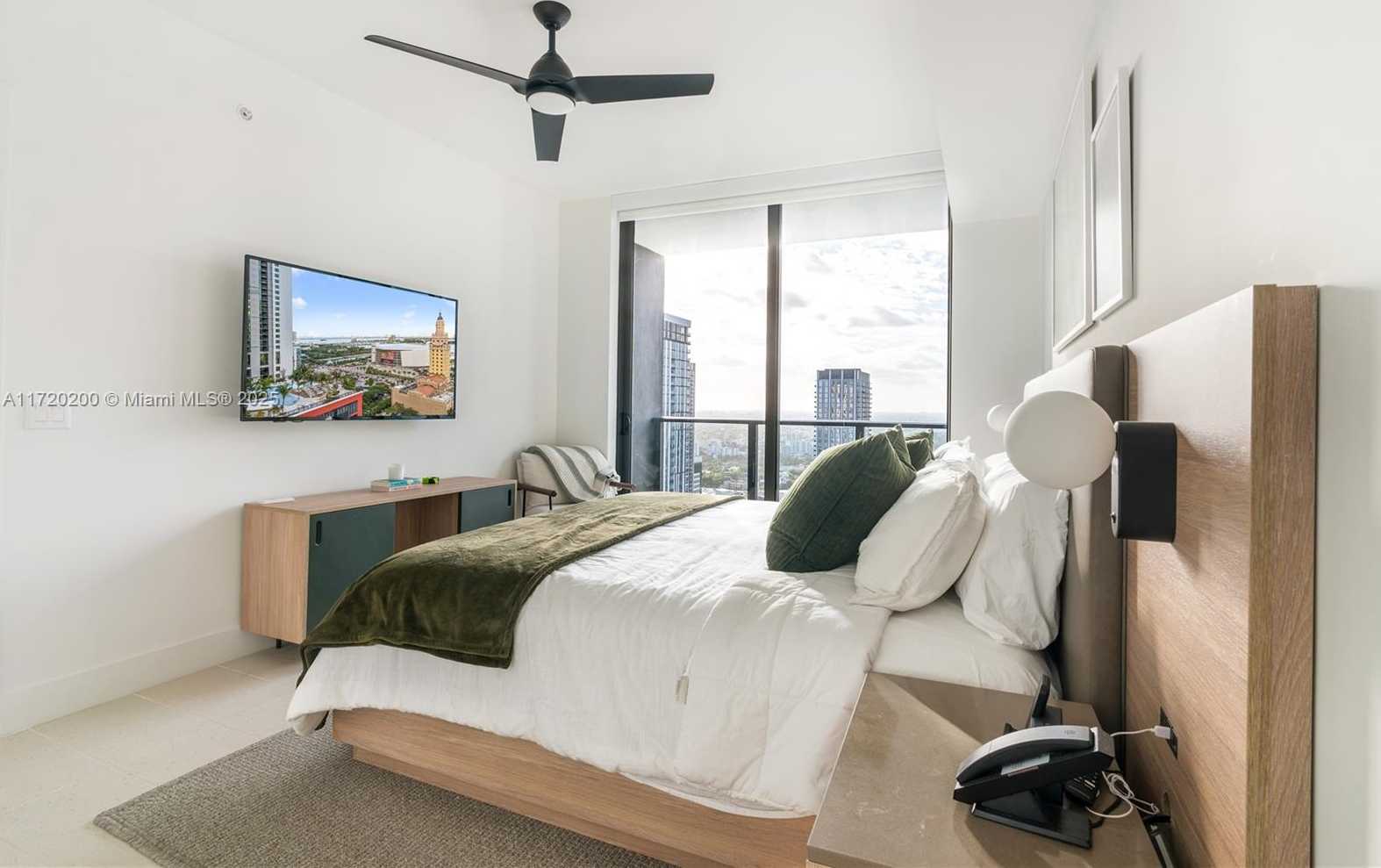 Small Image of 601 NE 1 AVE #3604, Miami Number 2