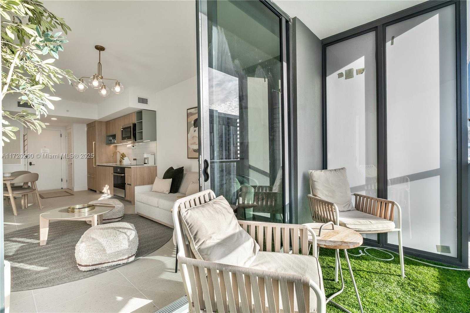 Small Image of 601 NE 1 AVE #3604, Miami Number 31