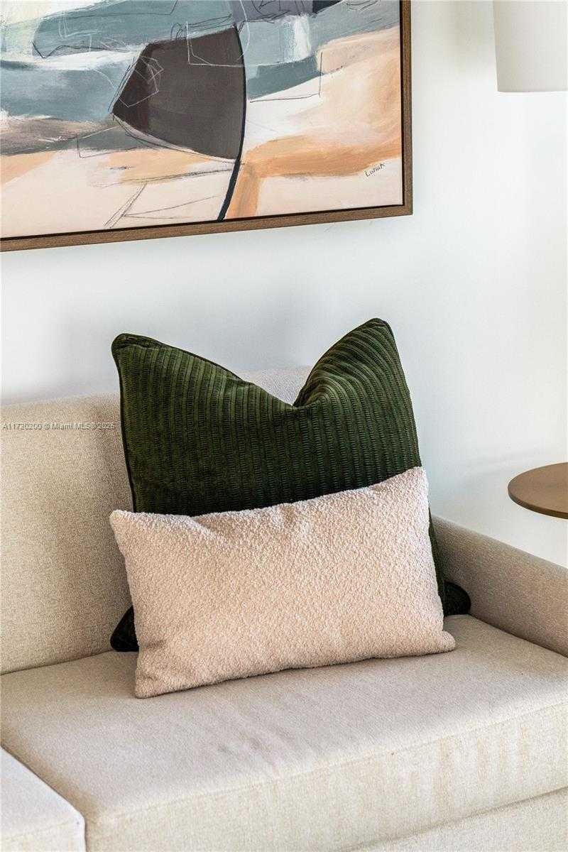 Small Image of 601 NE 1 AVE #3604, Miami Number 35