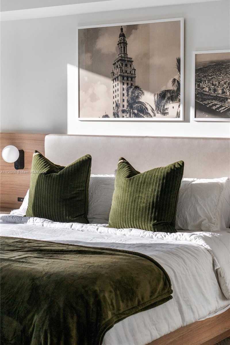 Small Image of 601 NE 1 AVE #3604, Miami Number 41