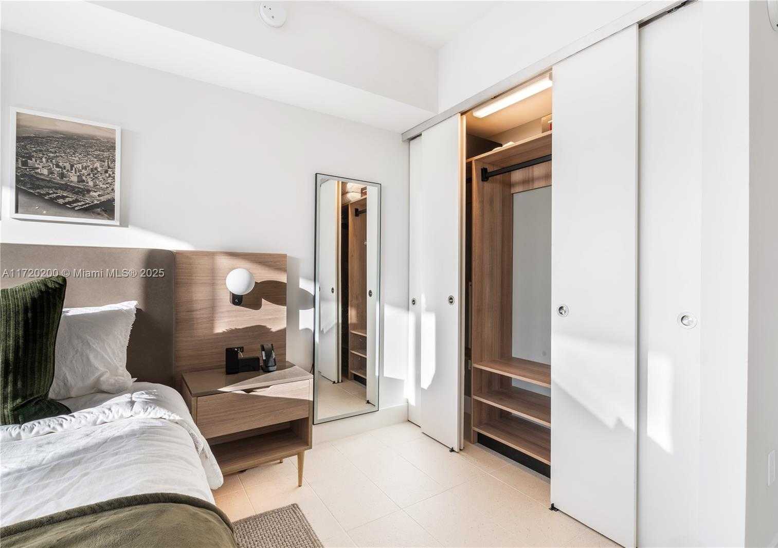 Small Image of 601 NE 1 AVE #3604, Miami Number 42