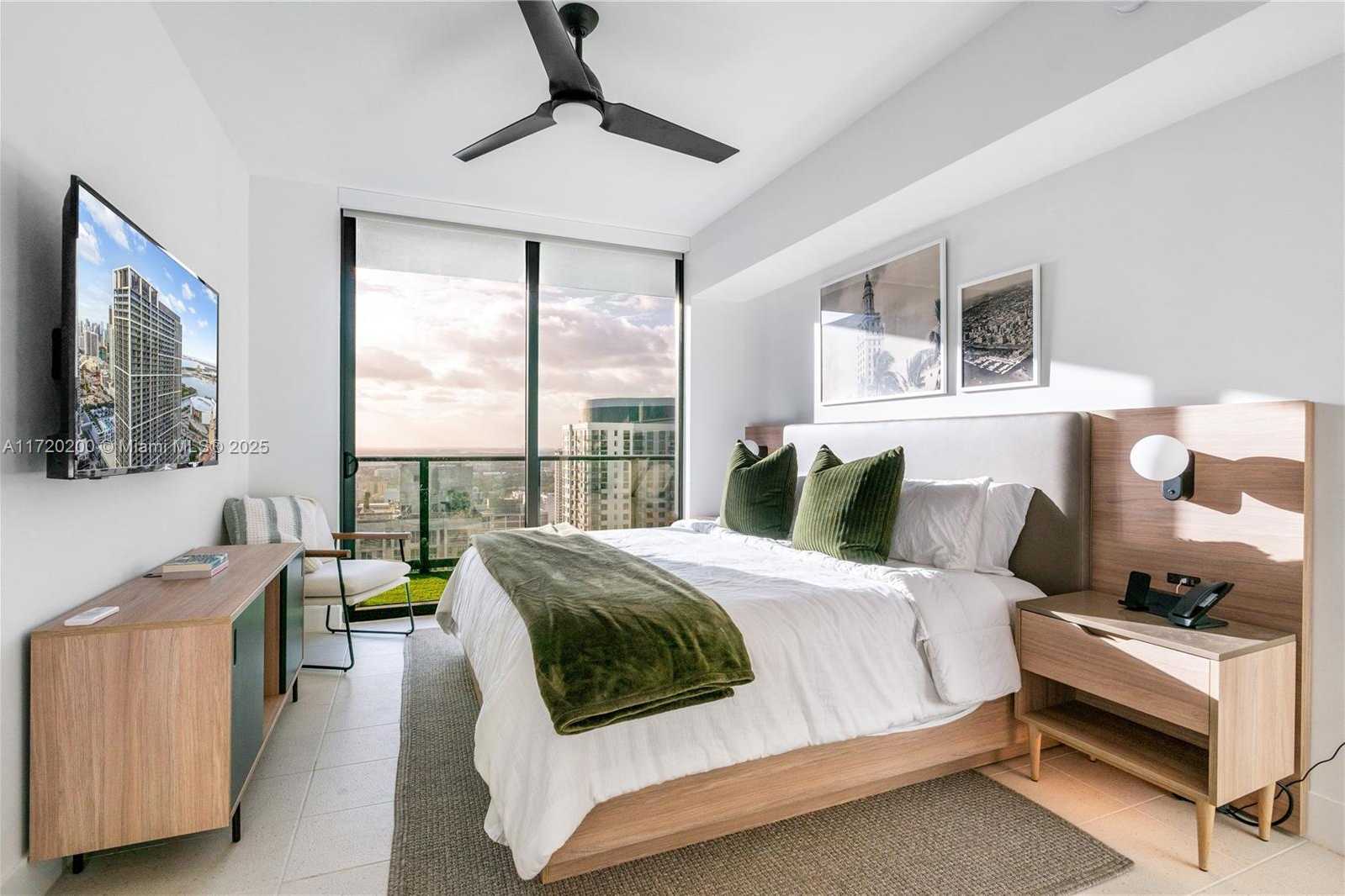 Small Image of 601 NE 1 AVE #3604, Miami Number 44