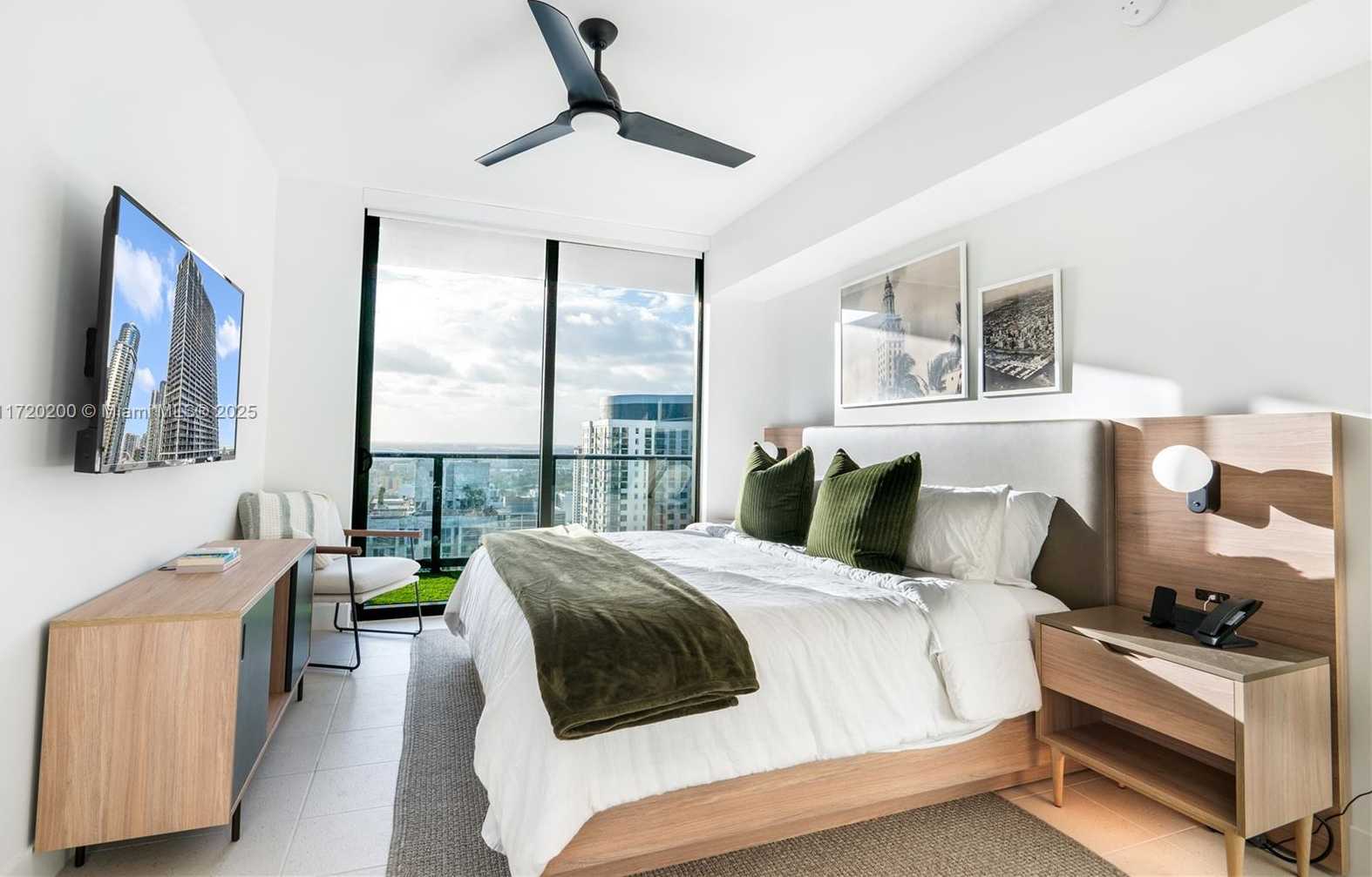 Small Image of 601 NE 1 AVE #3604, Miami Number 45