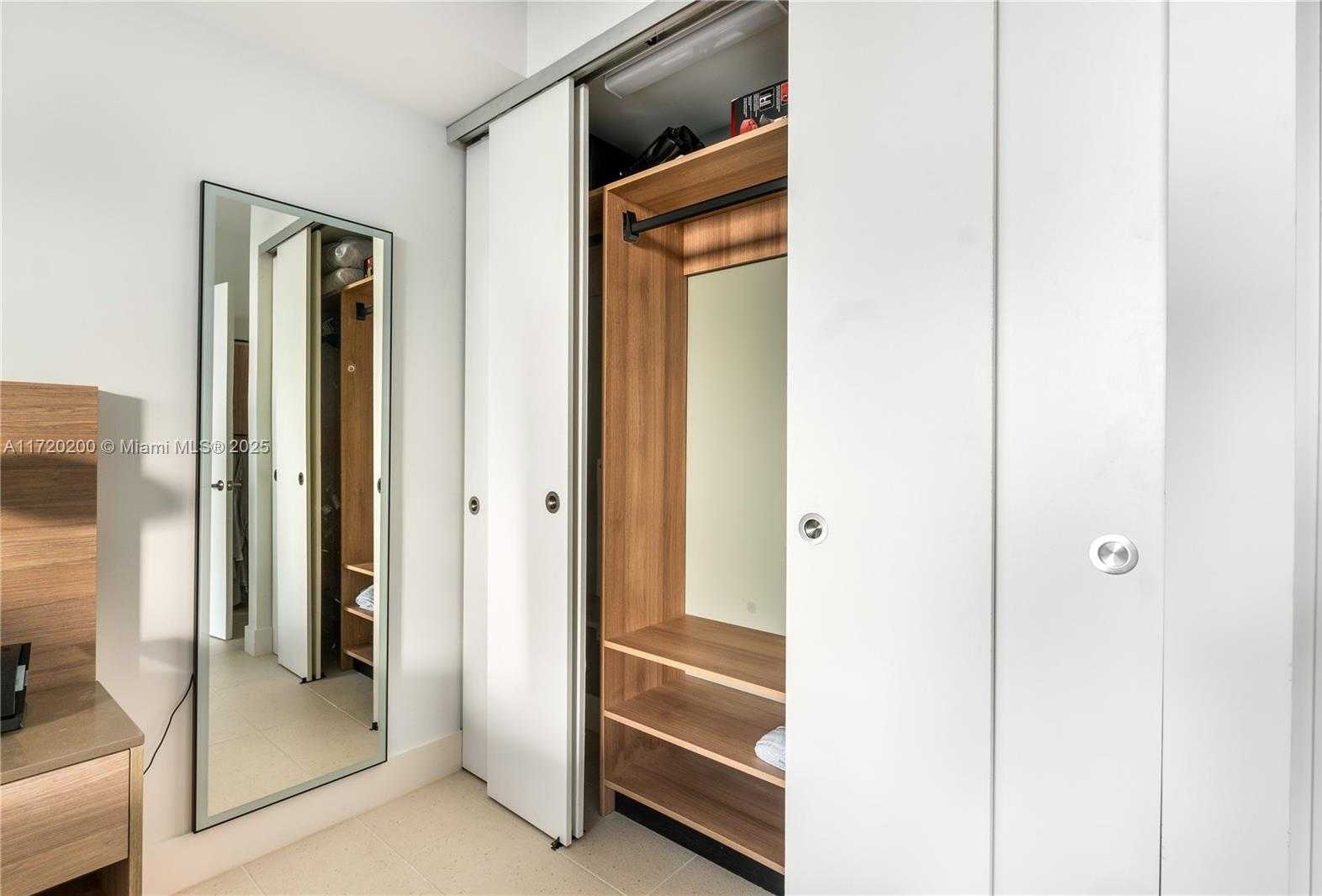 Small Image of 601 NE 1 AVE #3604, Miami Number 8