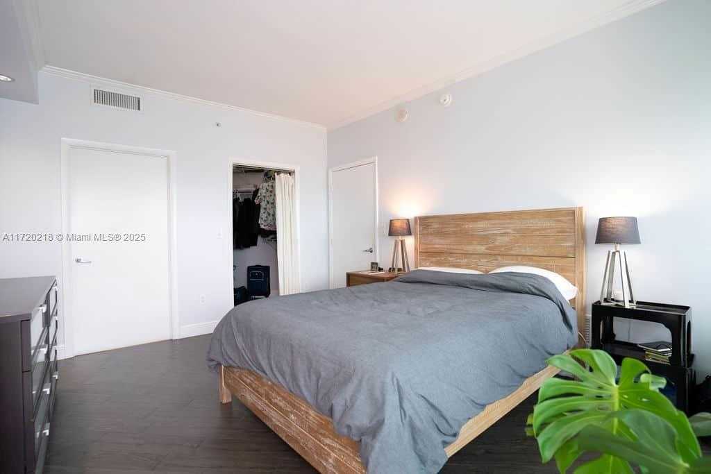 Small Image of 1900 NORTH BAYSHORE DR #2018, Miami Number 16
