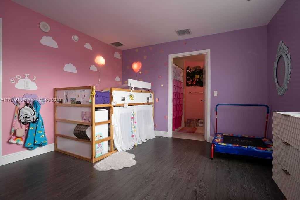 Small Image of 1900 NORTH BAYSHORE DR #2018, Miami Number 17