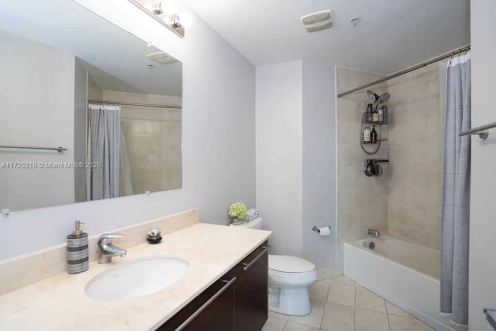 Small Image of 1900 NORTH BAYSHORE DR #2018, Miami Number 18