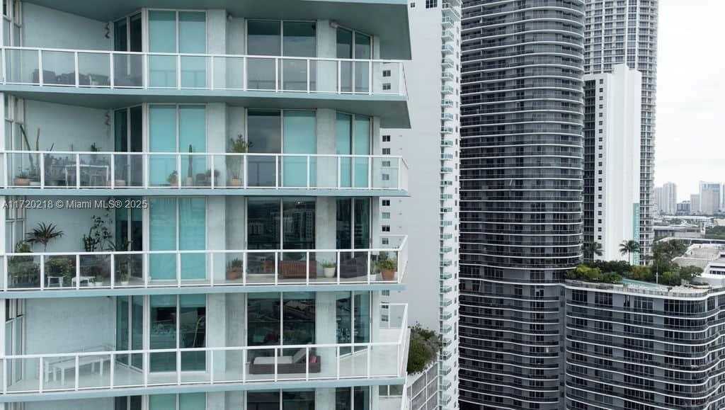 Small Image of 1900 NORTH BAYSHORE DR #2018, Miami Number 22