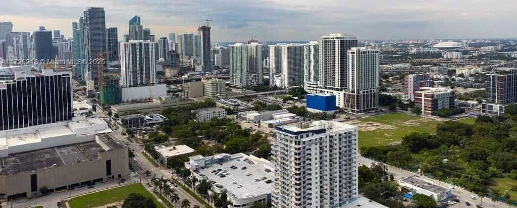 Small Image of 1900 NORTH BAYSHORE DR #2018, Miami Number 28