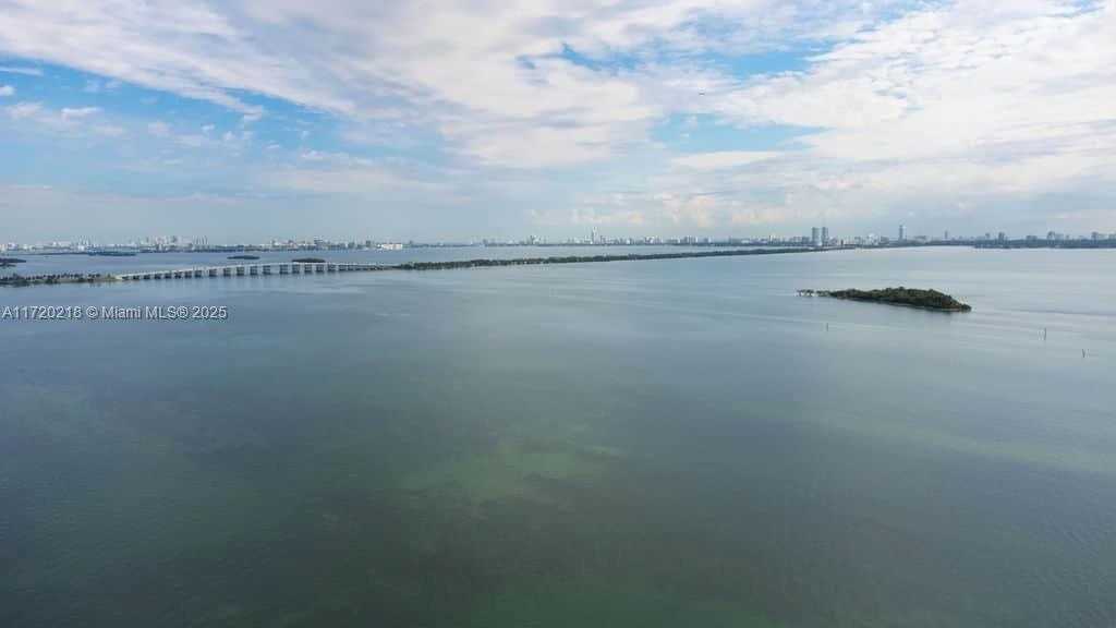 Small Image of 1900 NORTH BAYSHORE DR #2018, Miami Number 29