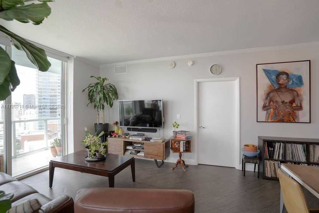 Small Image of 1900 NORTH BAYSHORE DR #2018, Miami Number 8