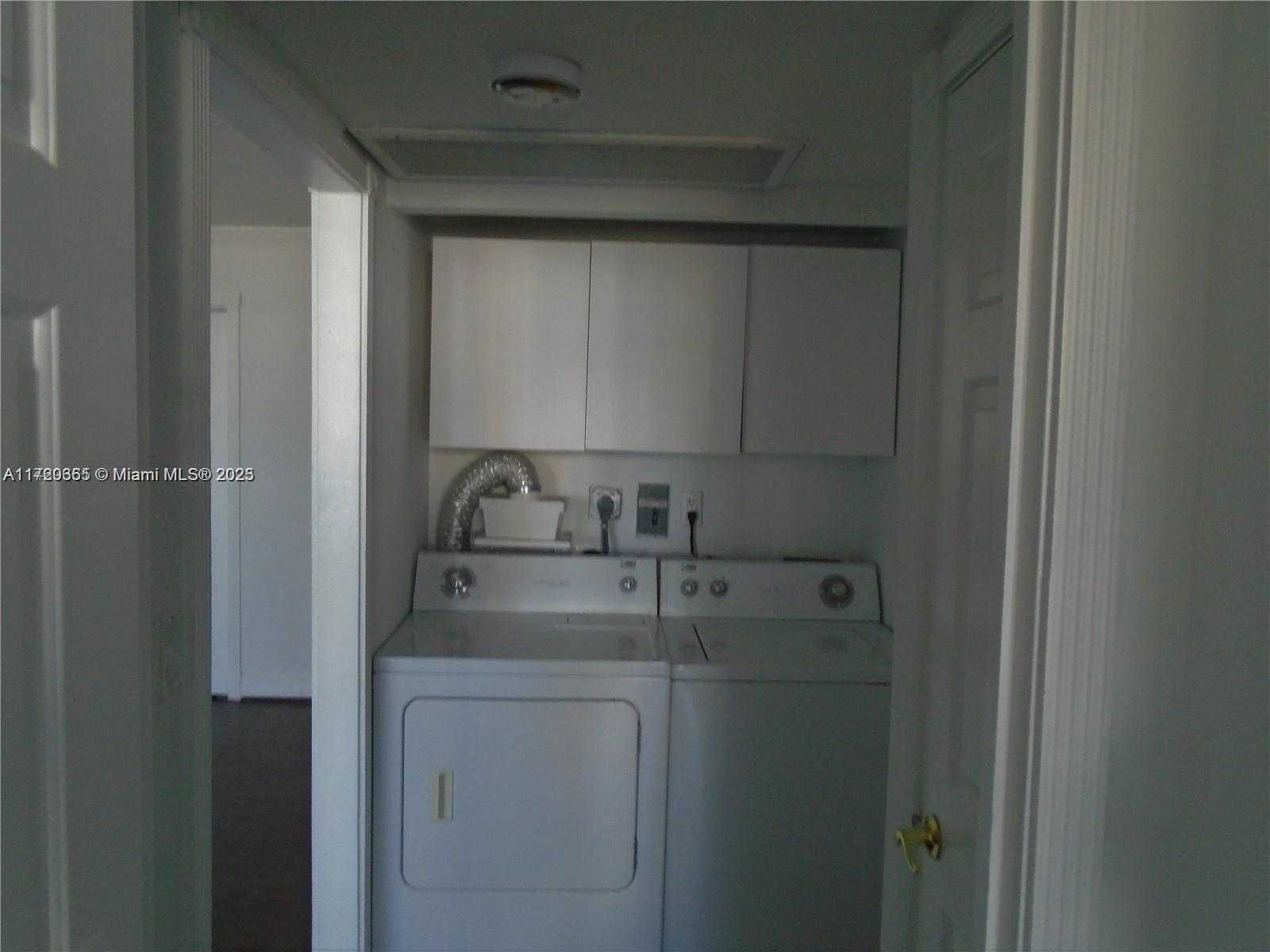Small Image of 6770 INDIAN CREEK DR #6-D, Miami Beach Number 12