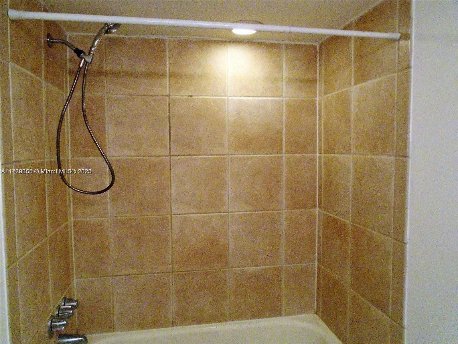 Small Image of 6770 INDIAN CREEK DR #6-D, Miami Beach Number 17