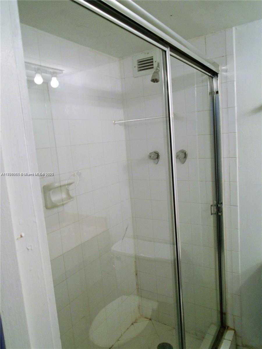 Small Image of 6770 INDIAN CREEK DR #6-D, Miami Beach Number 20