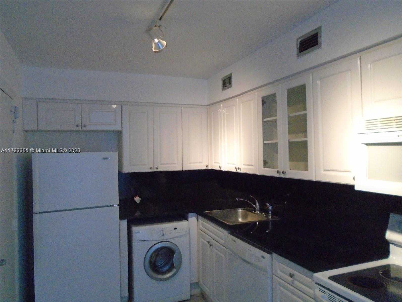 Small Image of 6770 INDIAN CREEK DR #6-D, Miami Beach Number 27