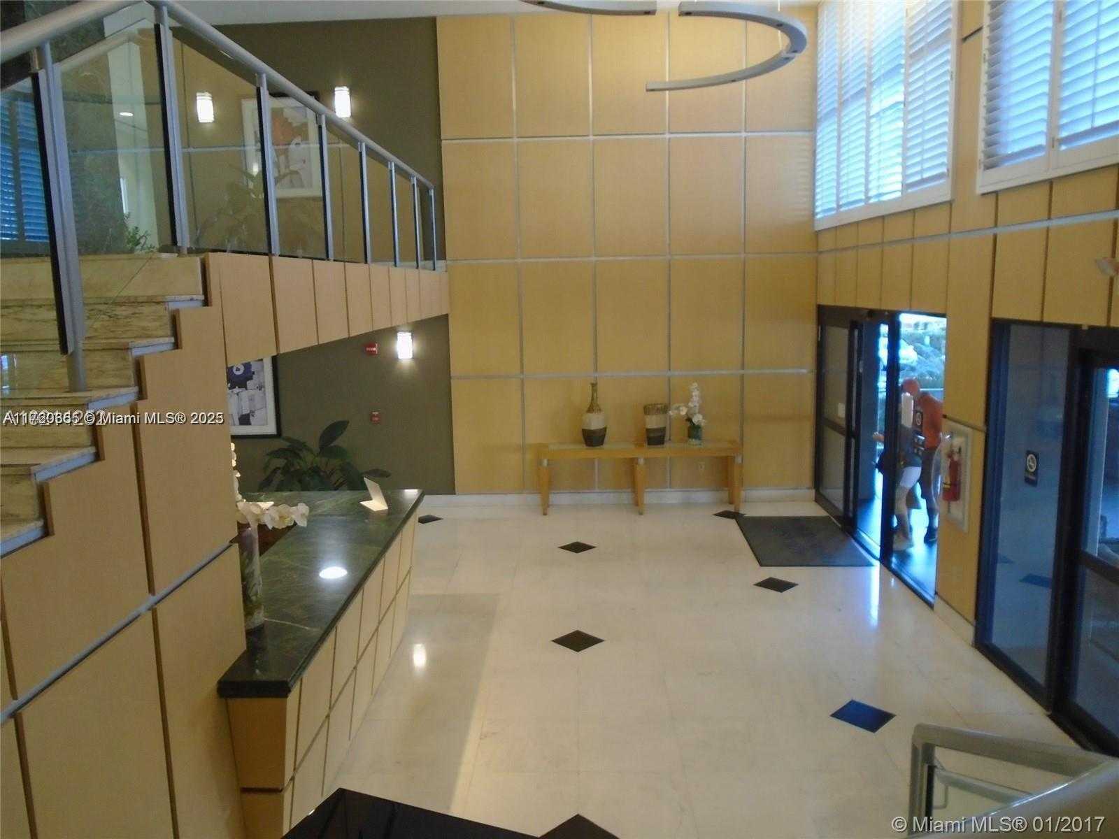 Small Image of 6770 INDIAN CREEK DR #6-D, Miami Beach Number 5