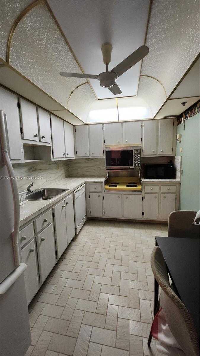 Small Image of 9511 COLLINS AVE #606, Surfside Number 2