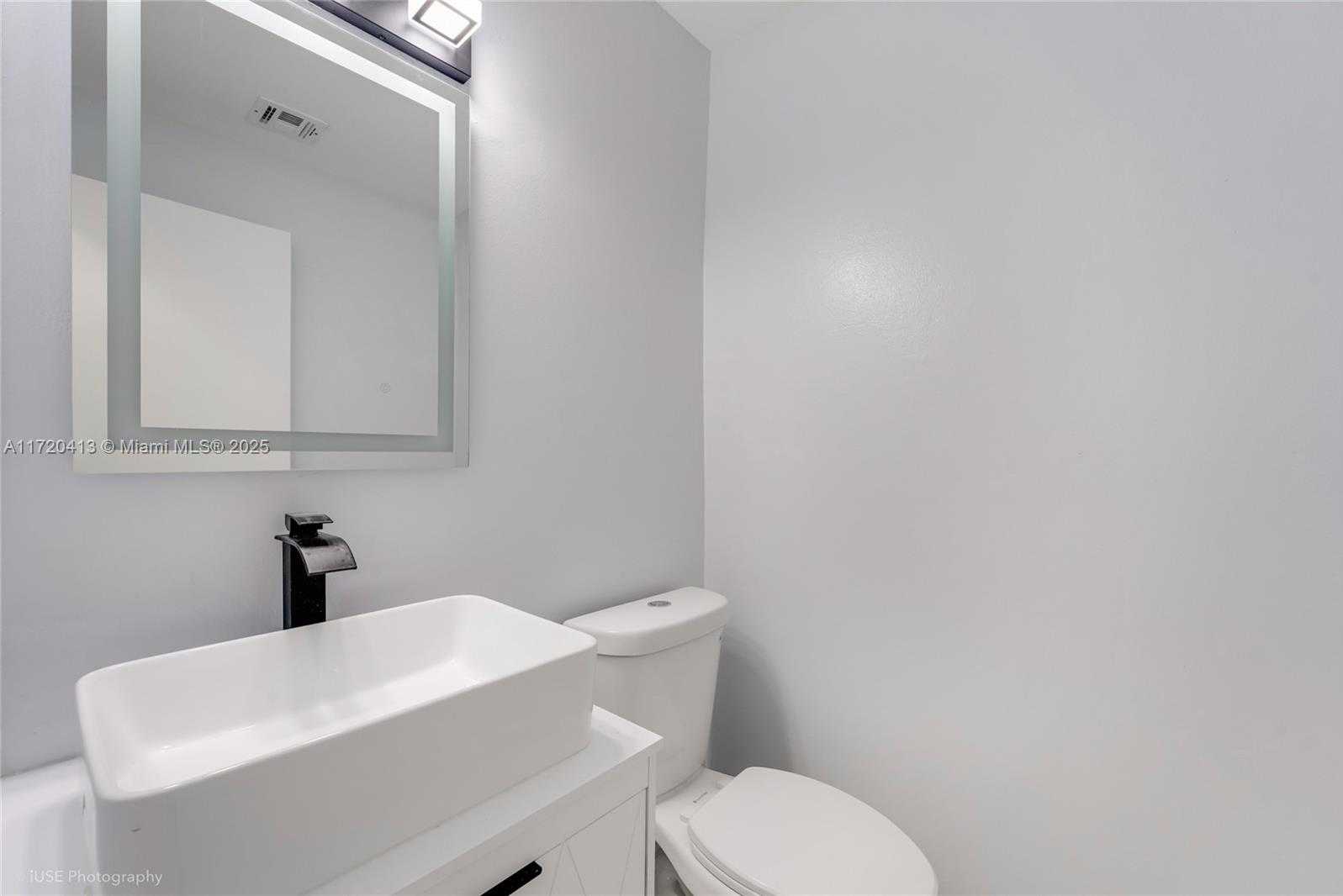 Small Image of 20936 BAY CT #322-2, Aventura Number 10