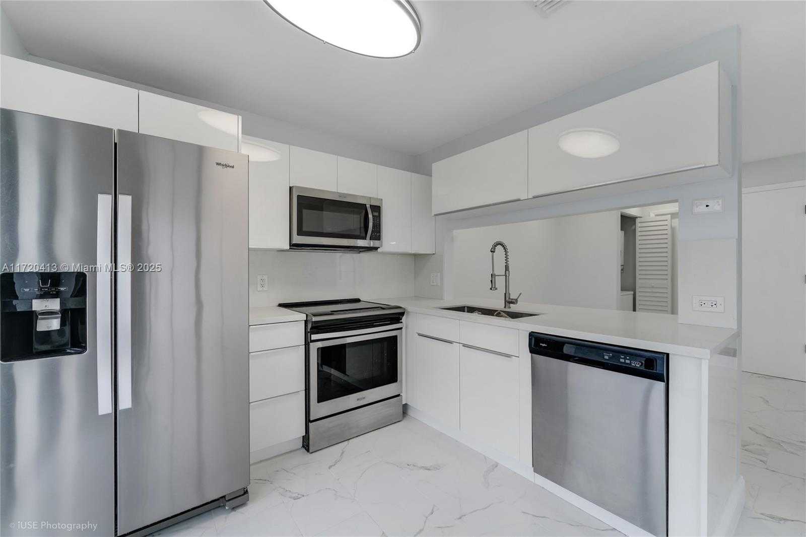 Small Image of 20936 BAY CT #322-2, Aventura Number 2