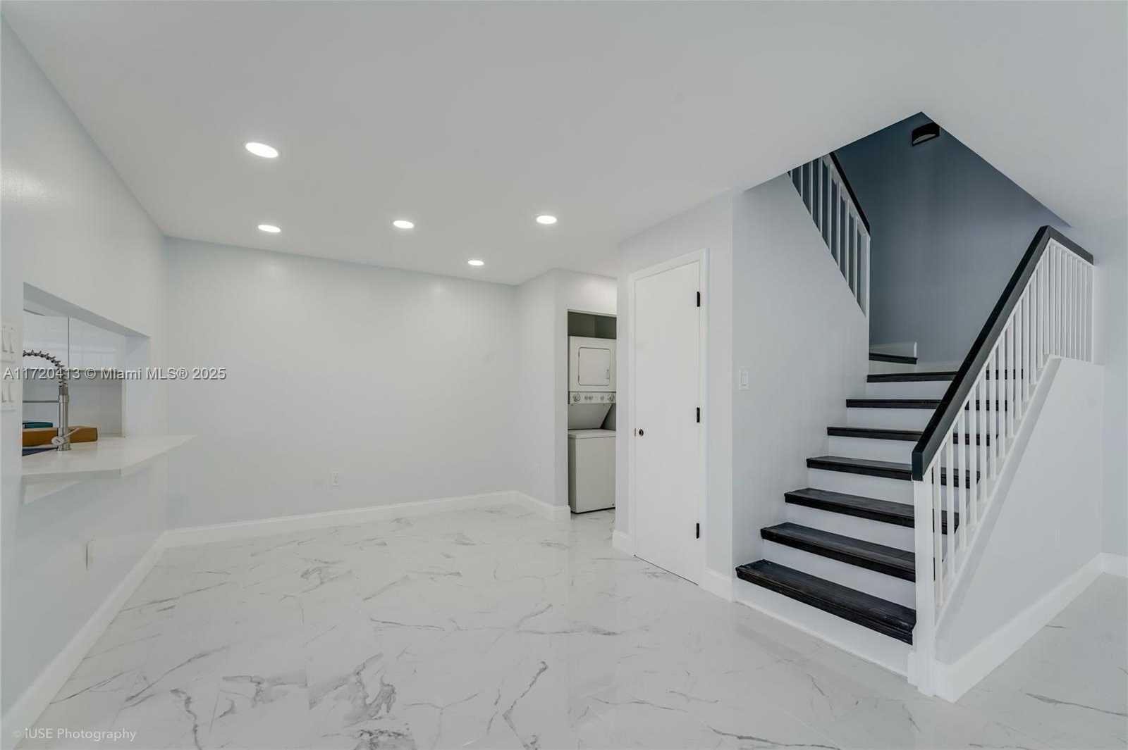 Small Image of 20936 BAY CT #322-2, Aventura Number 4