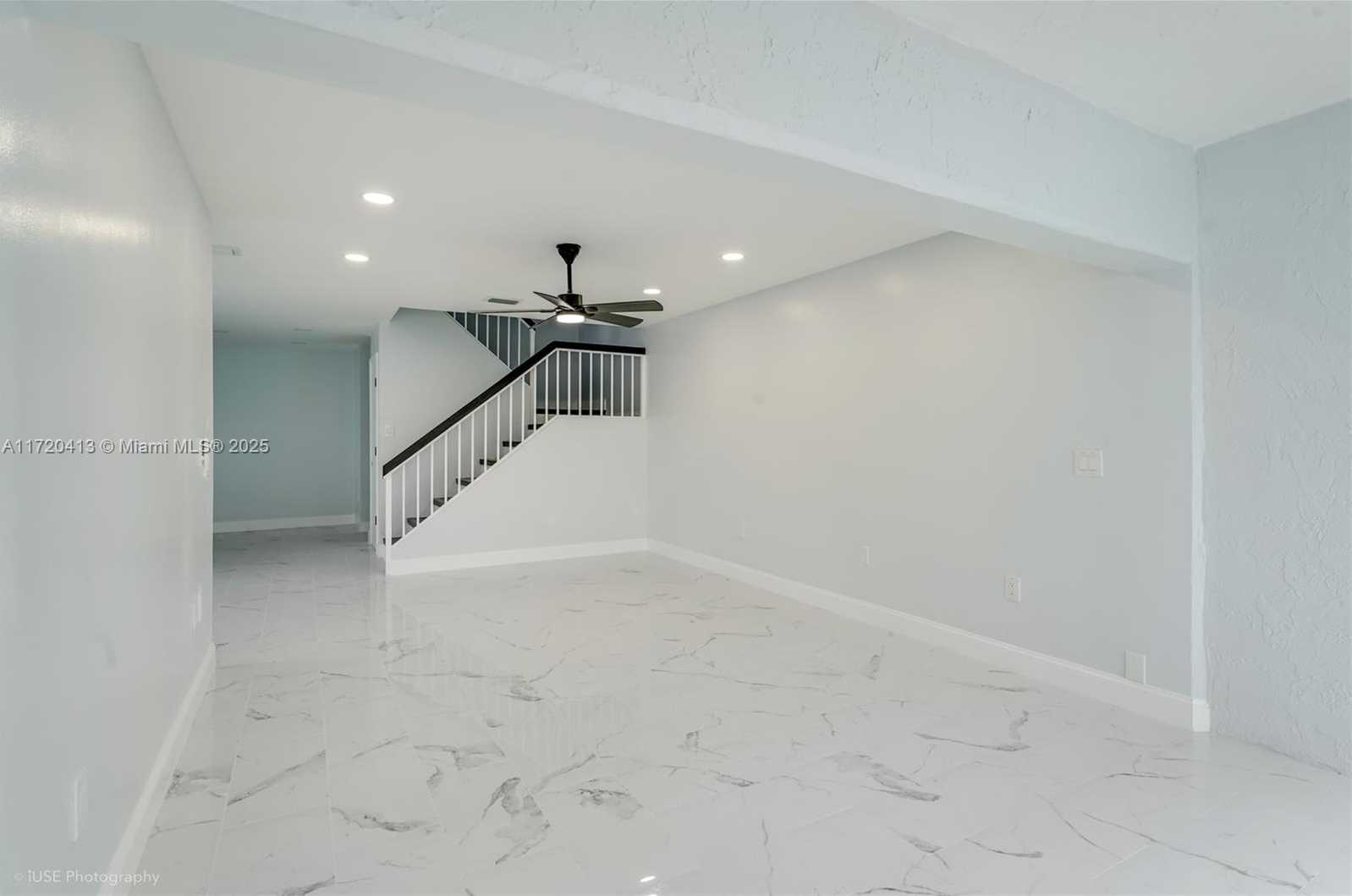 Small Image of 20936 BAY CT #322-2, Aventura Number 5