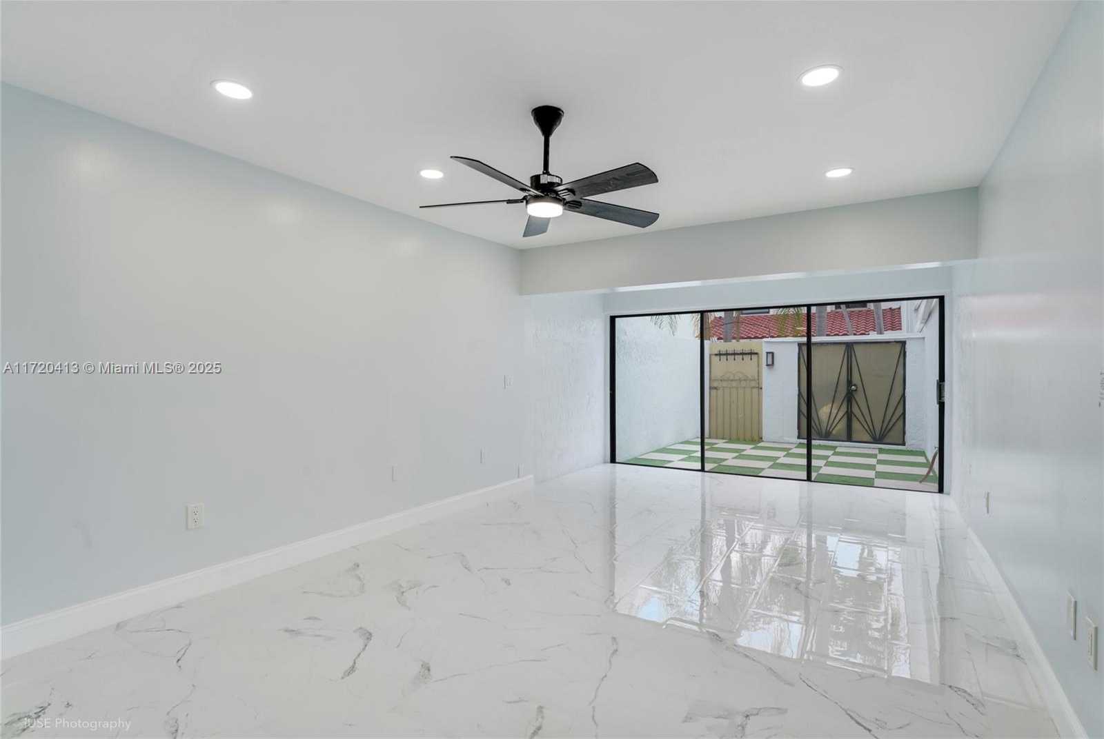 Small Image of 20936 BAY CT #322-2, Aventura Number 6