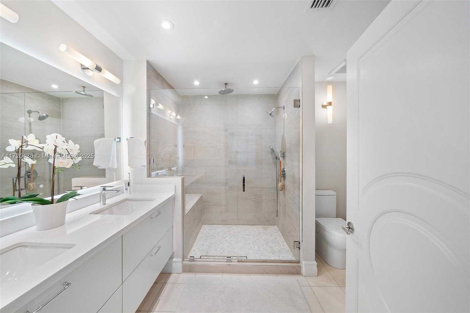 Small Image of 2001 MERIDIAN AVE #326, Miami Beach Number 11