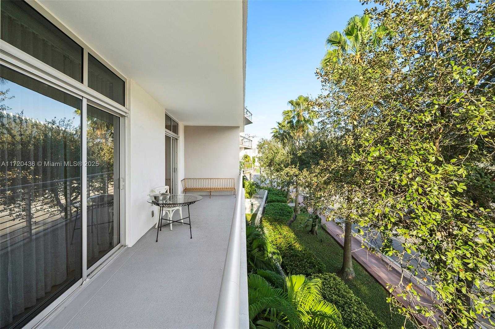 Small Image of 2001 MERIDIAN AVE #326, Miami Beach Number 15