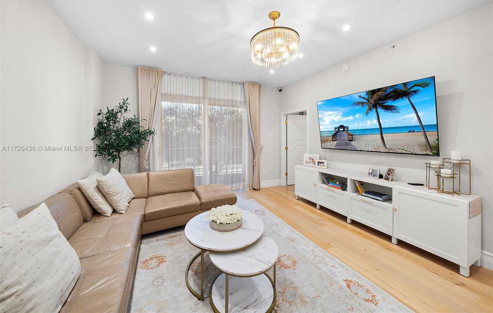 Small Image of 2001 MERIDIAN AVE #326, Miami Beach Number 5