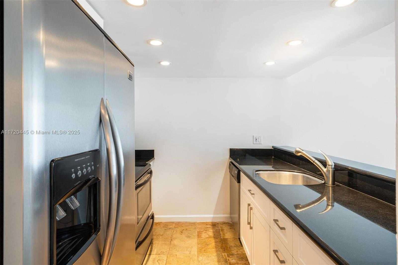 Small Image of 345 OCEAN DR #521, Miami Beach Number 10