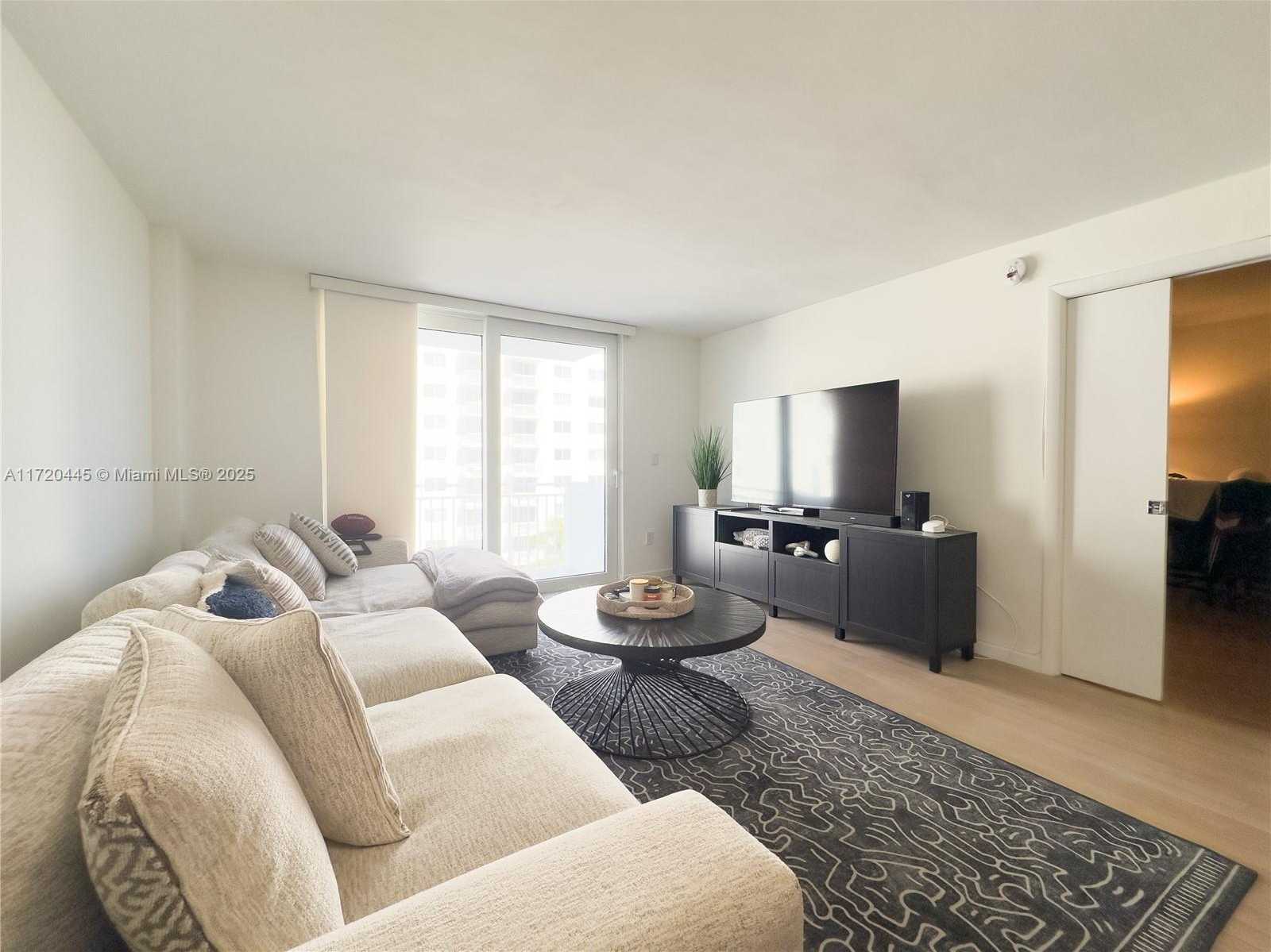 Small Image of 345 OCEAN DR #521, Miami Beach Number 11