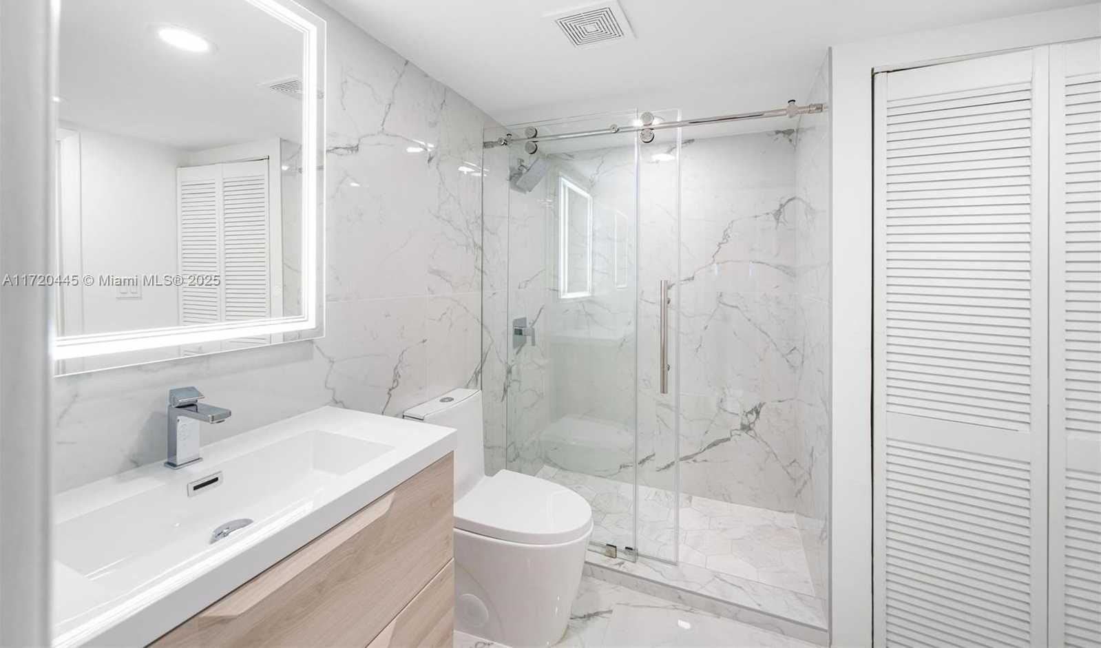 Small Image of 345 OCEAN DR #521, Miami Beach Number 17