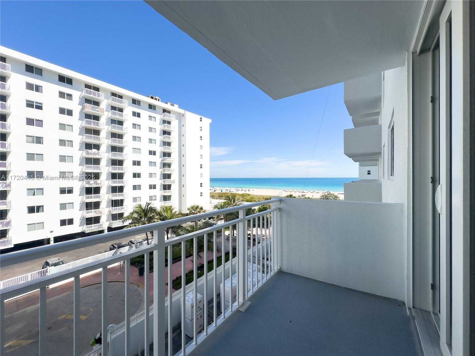 Small Image of 345 OCEAN DR #521, Miami Beach Number 2