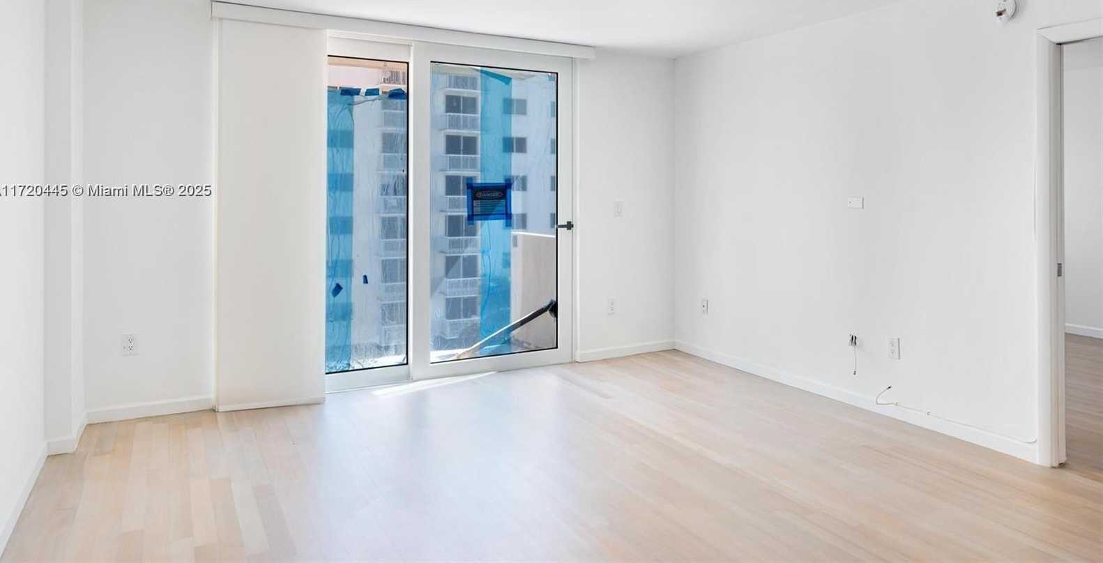 Small Image of 345 OCEAN DR #521, Miami Beach Number 20
