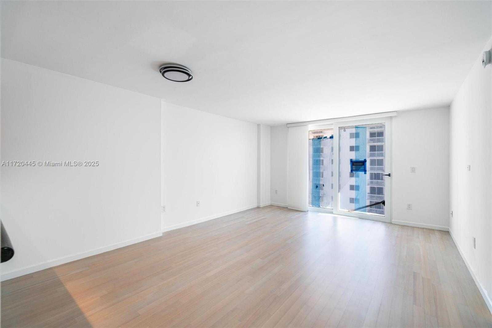 Small Image of 345 OCEAN DR #521, Miami Beach Number 6