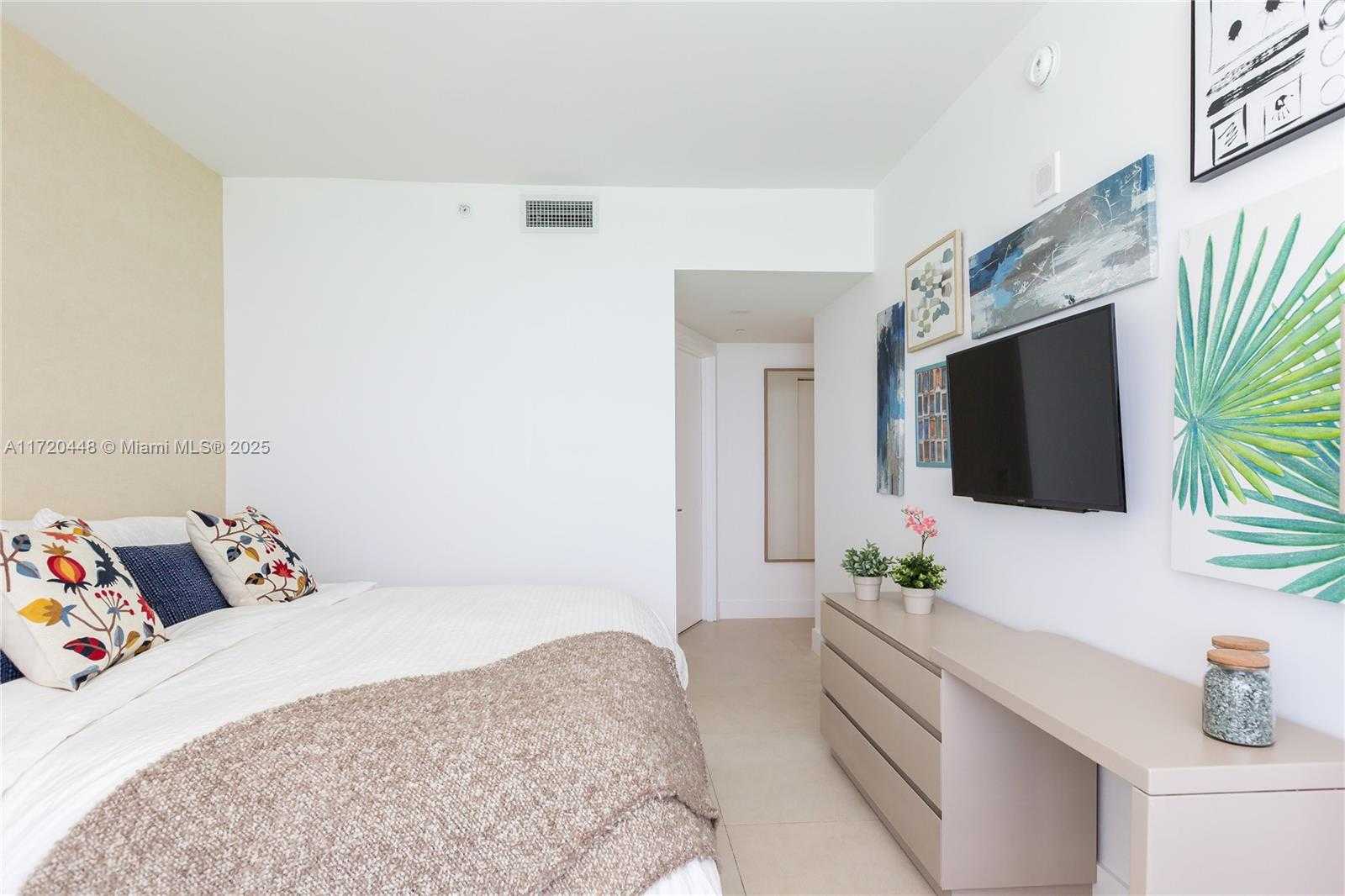 Small Image of 4111 SOUTH OCEAN DR #3302, Hollywood Number 12