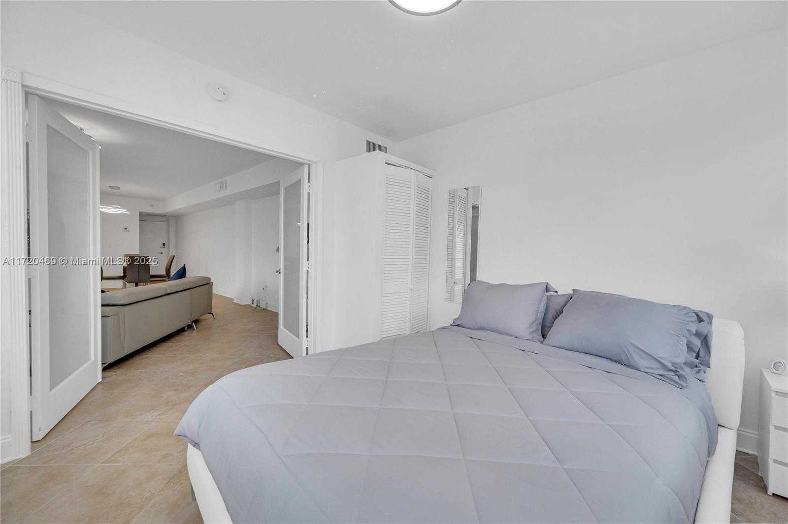 Small Image of 999 BRICKELL BAY DR #2007, Miami Number 17