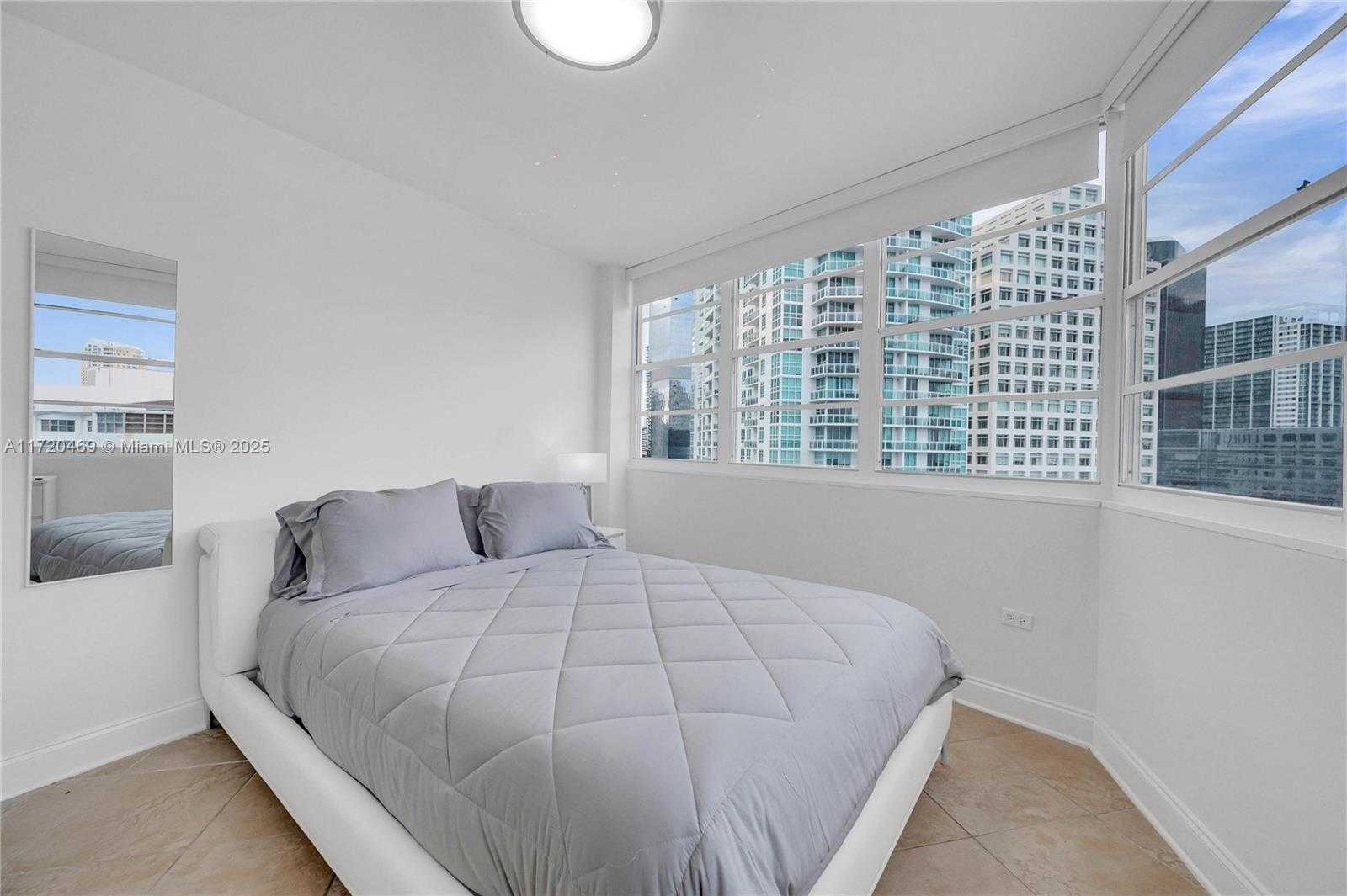 Small Image of 999 BRICKELL BAY DR #2007, Miami Number 18