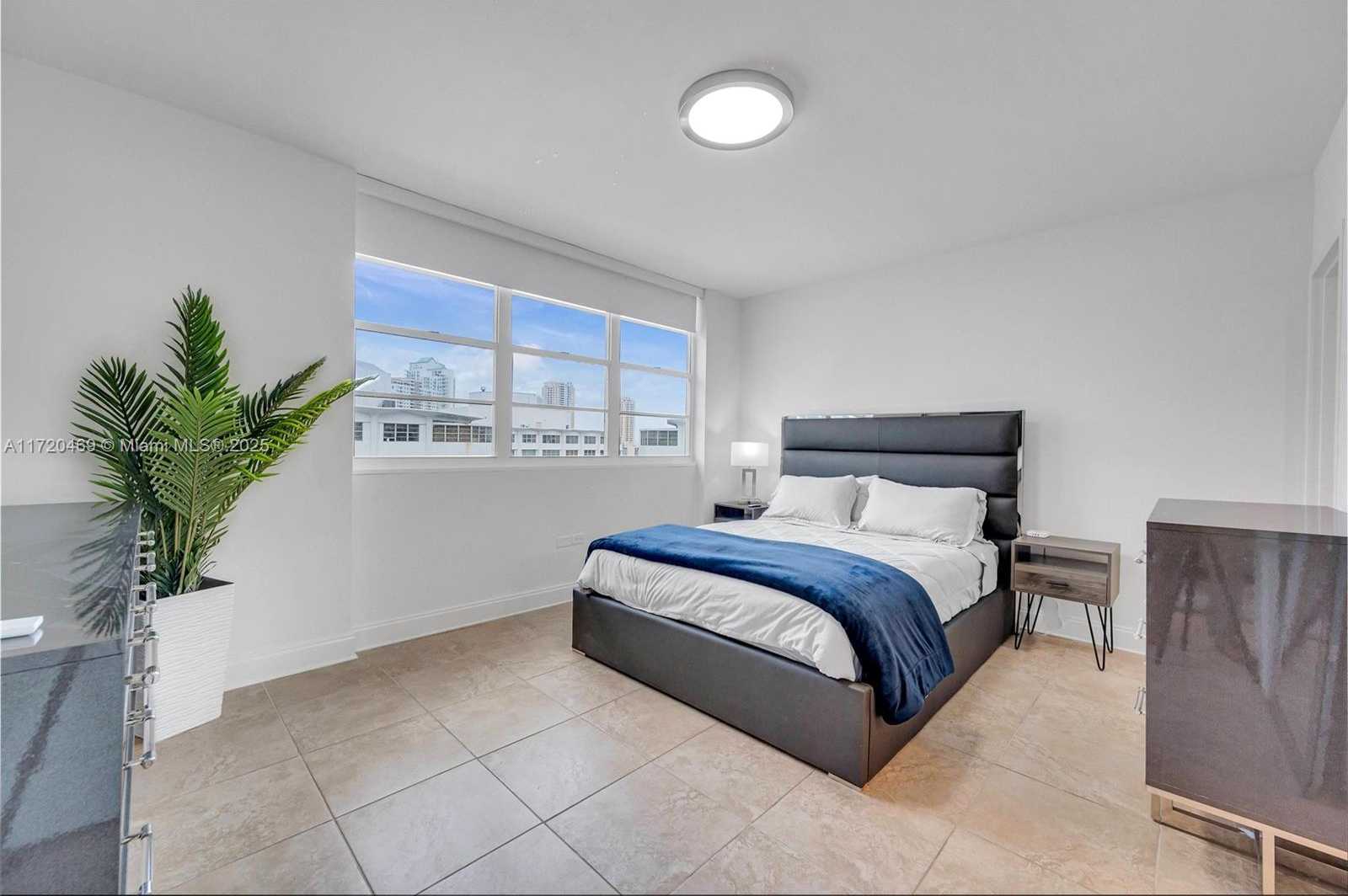 Small Image of 999 BRICKELL BAY DR #2007, Miami Number 19