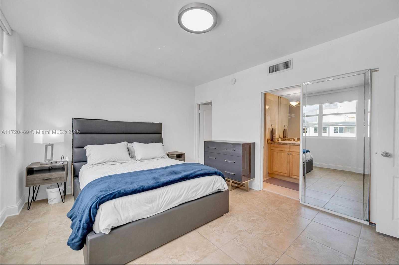 Small Image of 999 BRICKELL BAY DR #2007, Miami Number 20