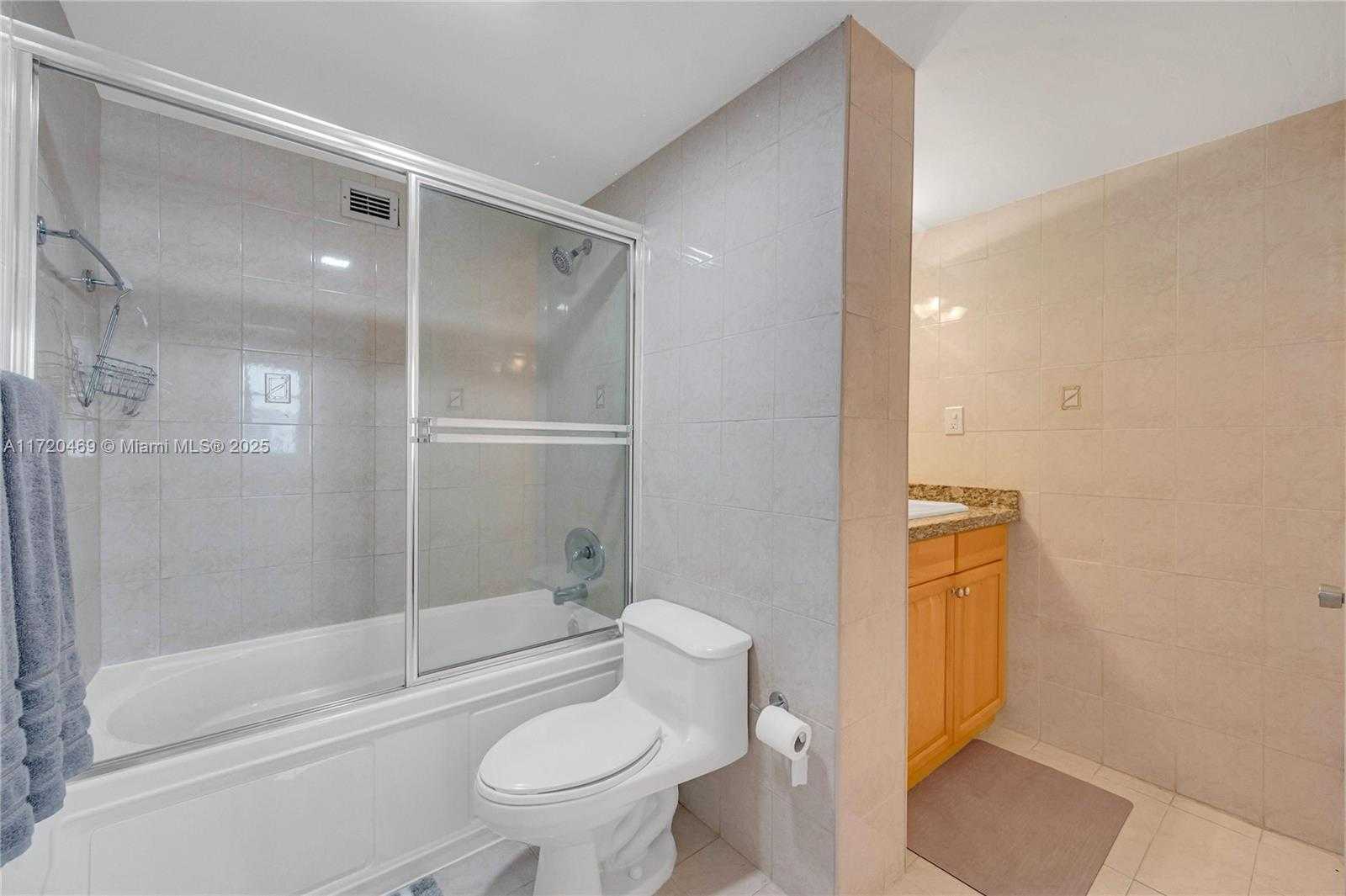 Small Image of 999 BRICKELL BAY DR #2007, Miami Number 23