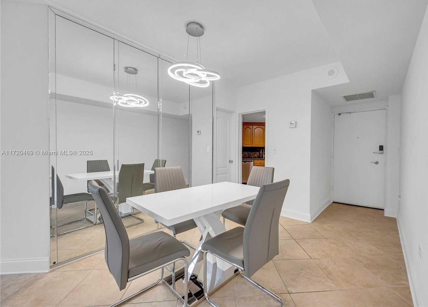 Small Image of 999 BRICKELL BAY DR #2007, Miami Number 6